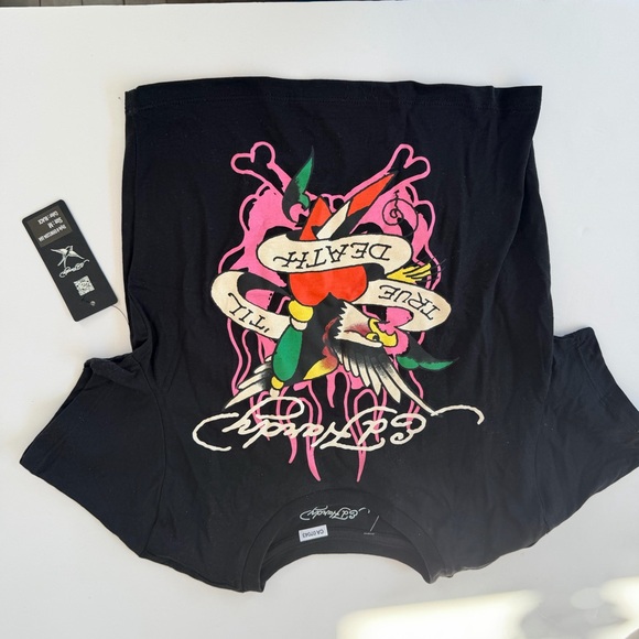 Ed Hardy Black Crop Top with Pink and Red Graphic t-shirt NWT - Picture 4 of 16